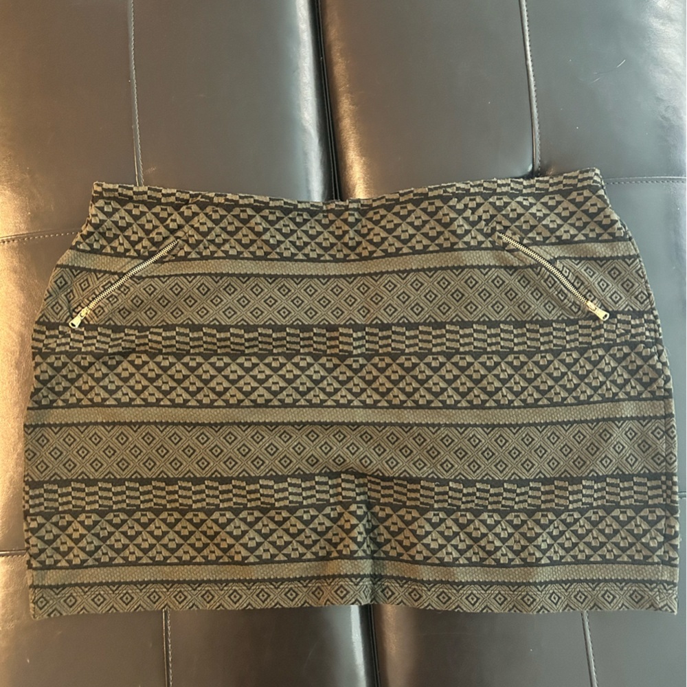 Patterned Olive & Black Skirt